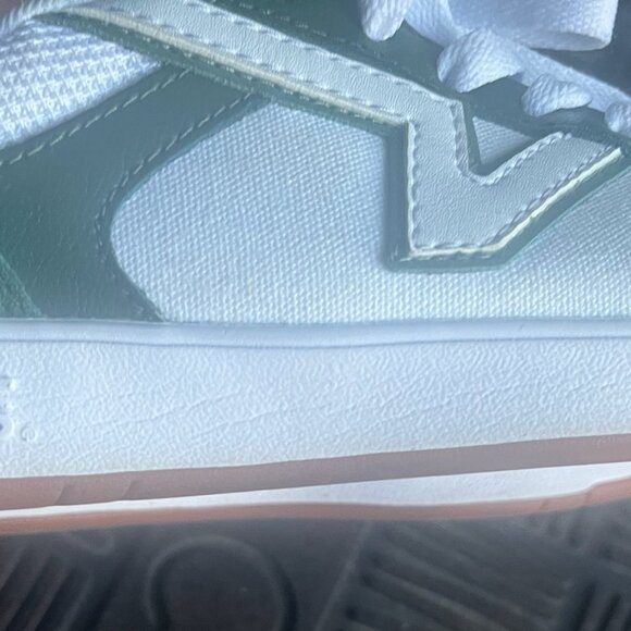 Van Sneakers womens size 9 - Picture 2 of 5